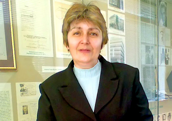 Элина Ахметова